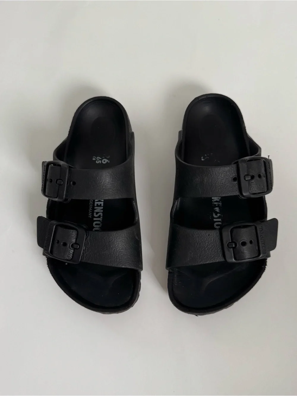 Birkenstock black sandals toddler 9
